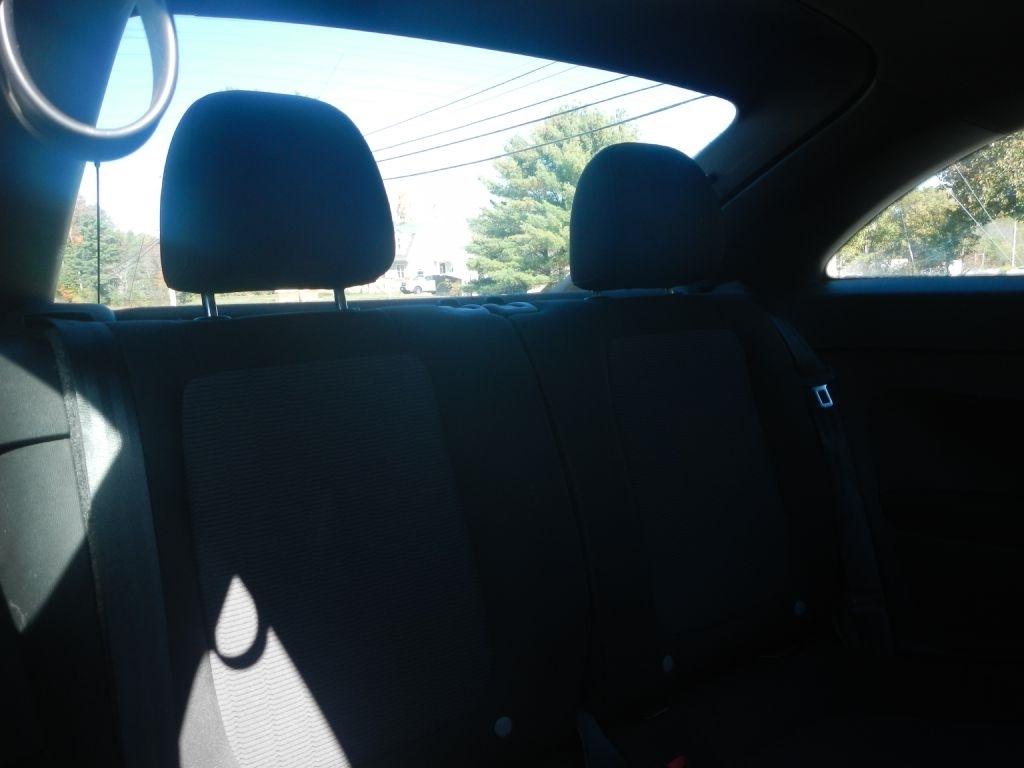 Volkswagen Beetle  2012