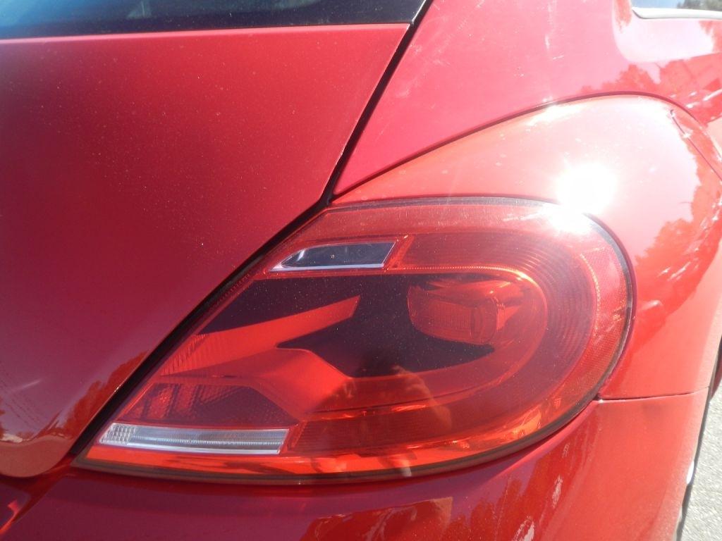 Volkswagen Beetle  2012