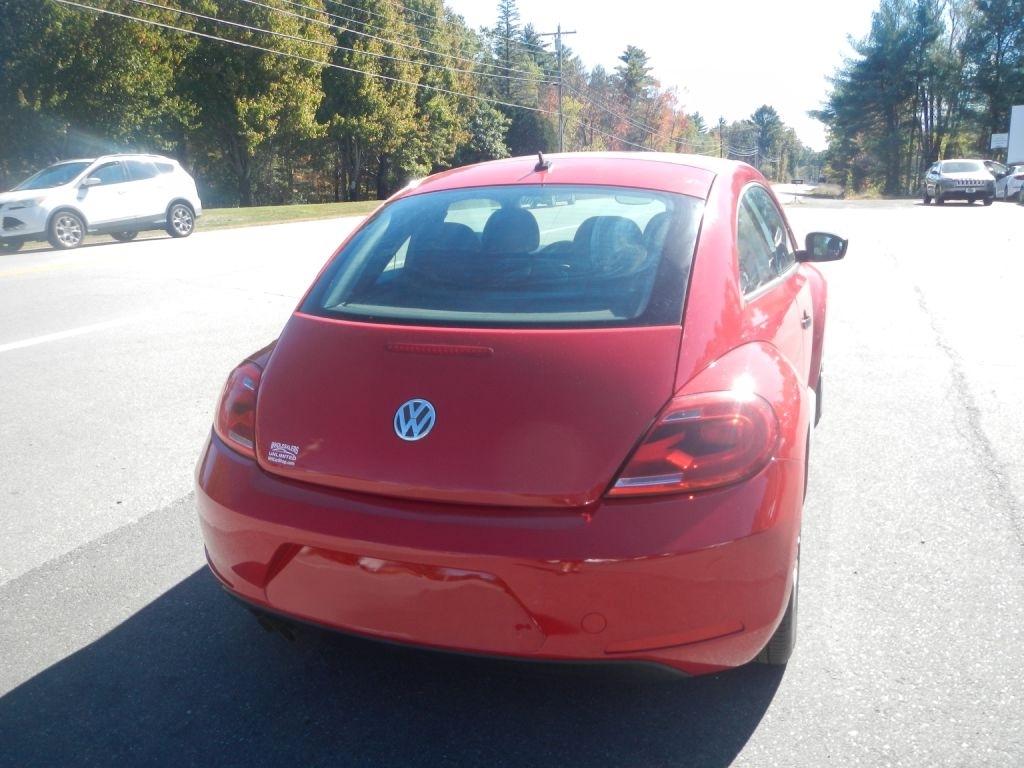 Volkswagen Beetle  2012