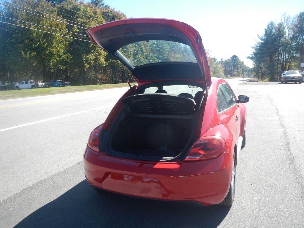 Volkswagen Beetle  2012