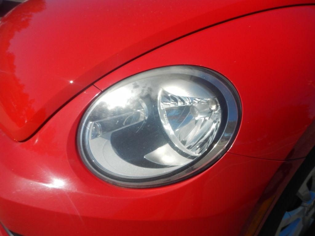 Volkswagen Beetle  2012