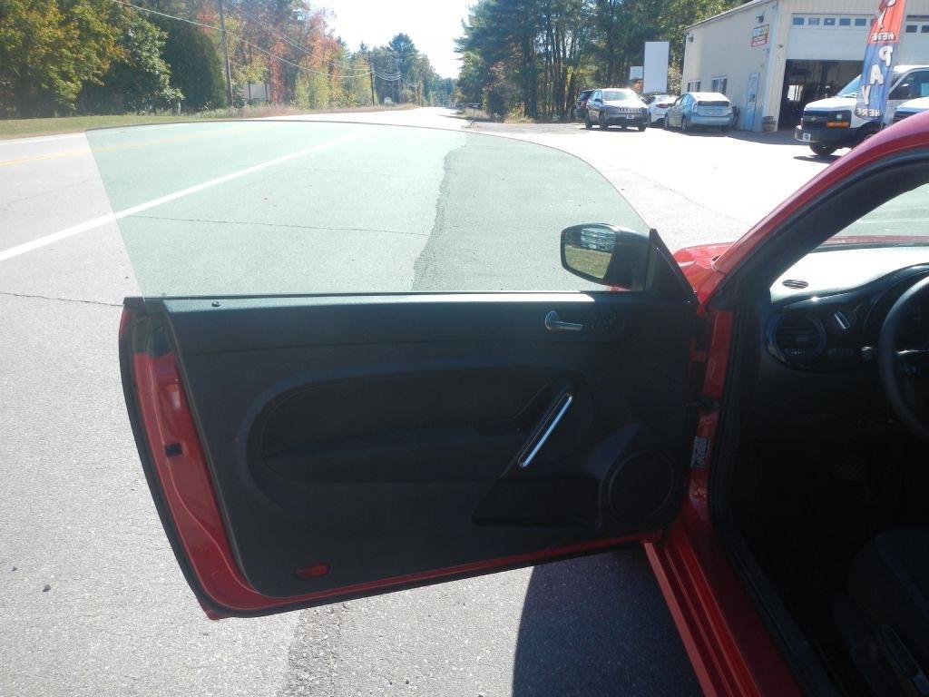 Volkswagen Beetle  2012