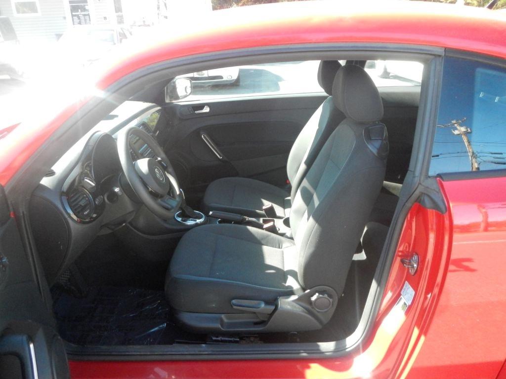 Volkswagen Beetle  2012