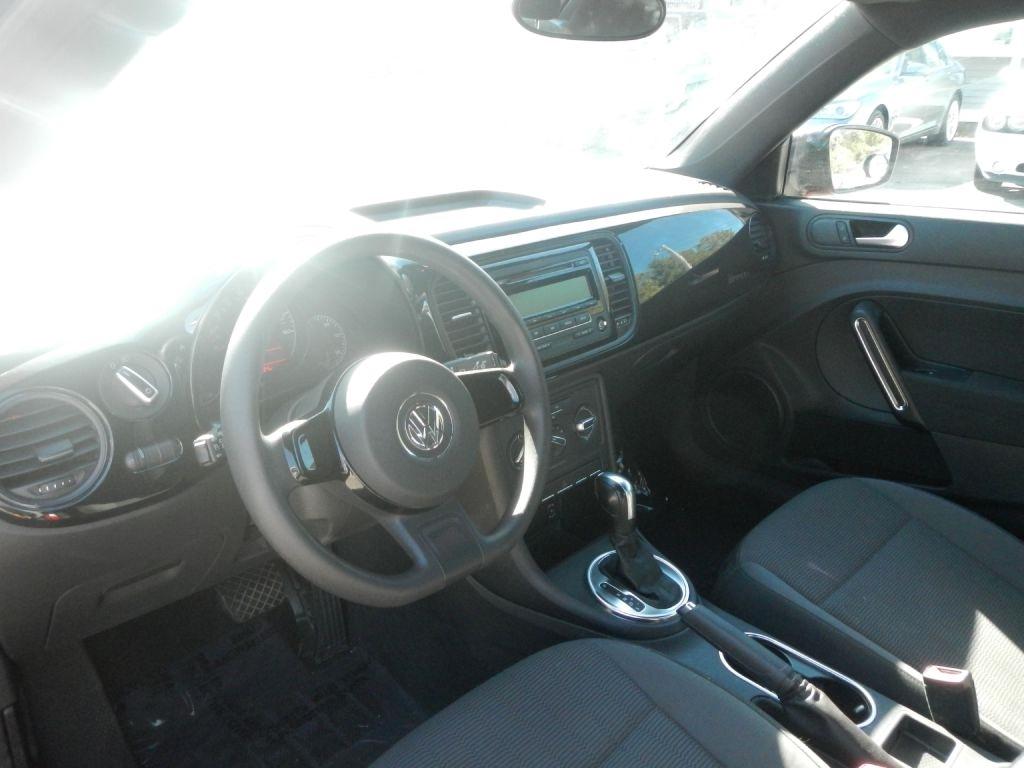 Volkswagen Beetle  2012