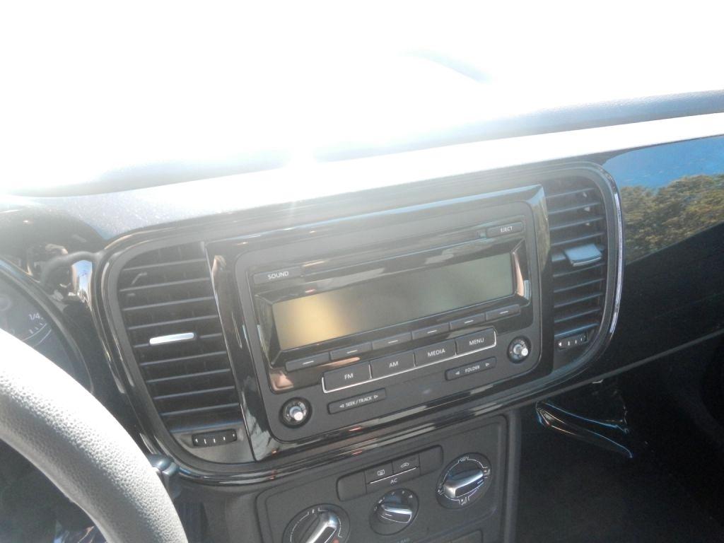 Volkswagen Beetle  2012
