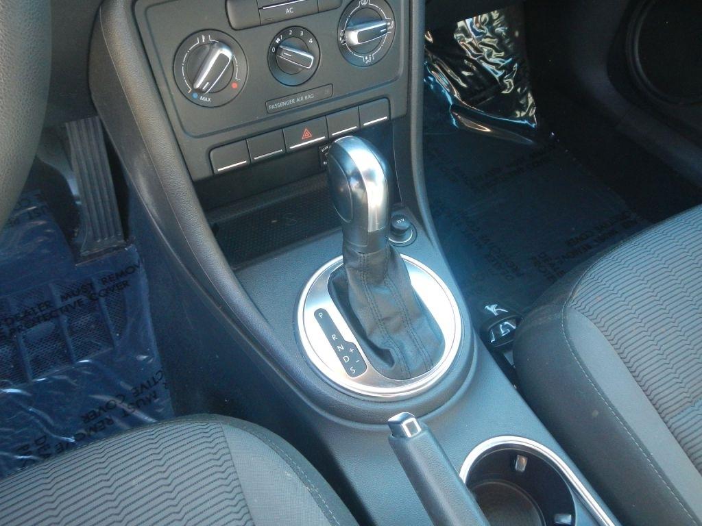 Volkswagen Beetle  2012