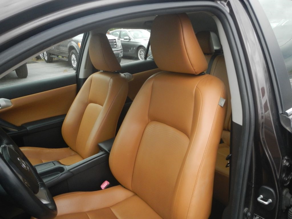 Lexus CT 200h Base 2011 Lexus CT 200h Base 2011