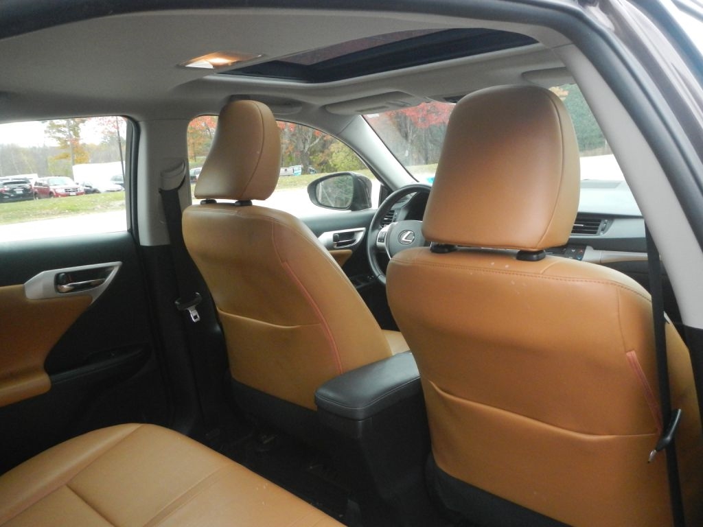 Lexus CT 200h Base 2011 Lexus CT 200h Base 2011