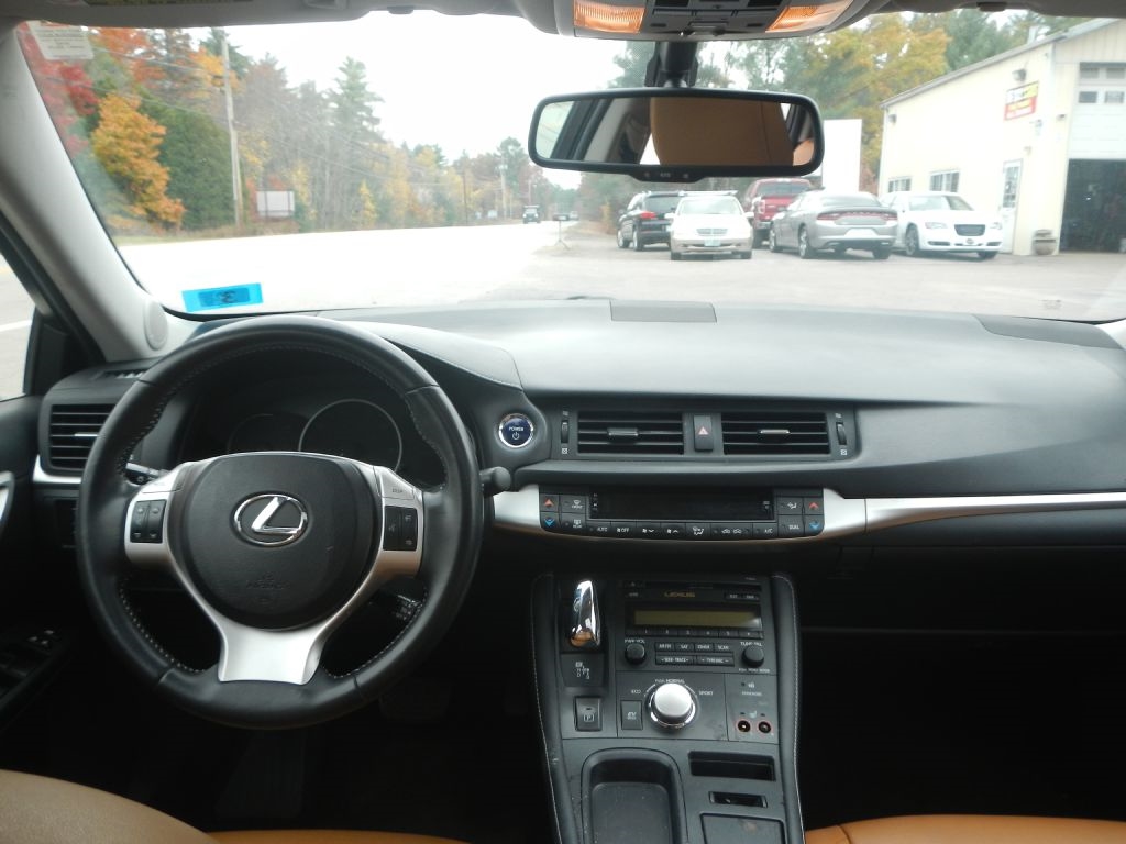 Lexus CT 200h Base 2011 Lexus CT 200h Base 2011