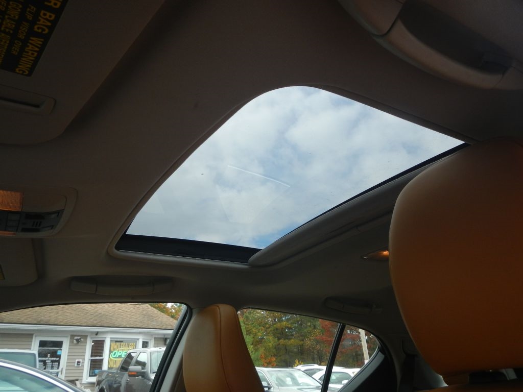 Lexus CT 200h Base 2011 Lexus CT 200h Base 2011