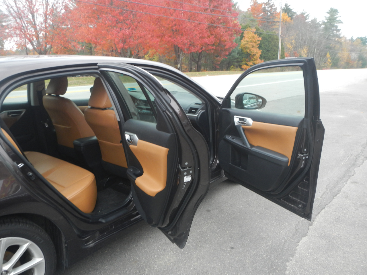 Lexus CT 200h Base 2011 Lexus CT 200h Base 2011