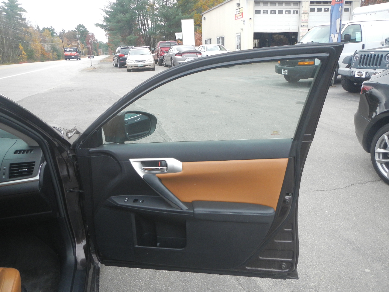 Lexus CT 200h Base 2011 Lexus CT 200h Base 2011