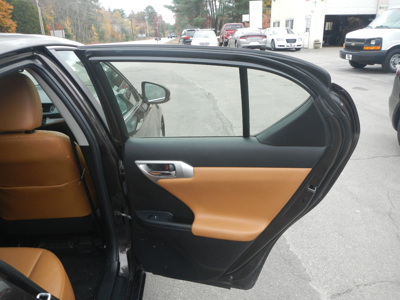 Lexus CT 200h Base 2011 Lexus CT 200h Base 2011
