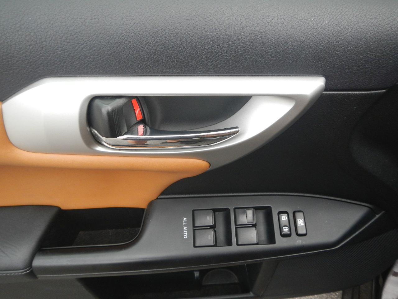 Lexus CT 200h Base 2011 Lexus CT 200h Base 2011