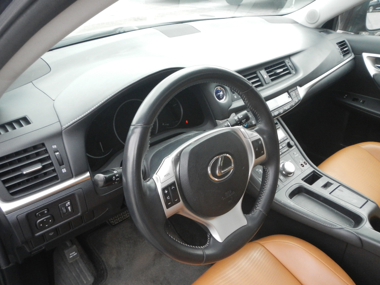 Lexus CT 200h Base 2011 Lexus CT 200h Base 2011