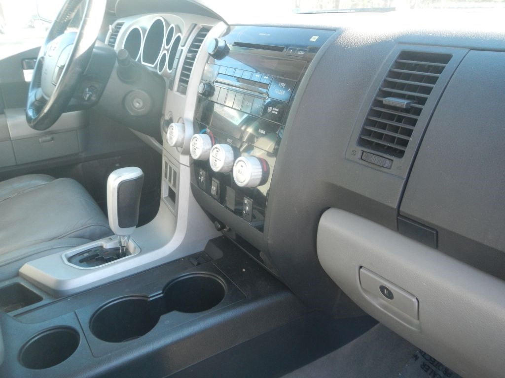 Toyota Tundra Limited CrewMax 6AT 4WD 2007