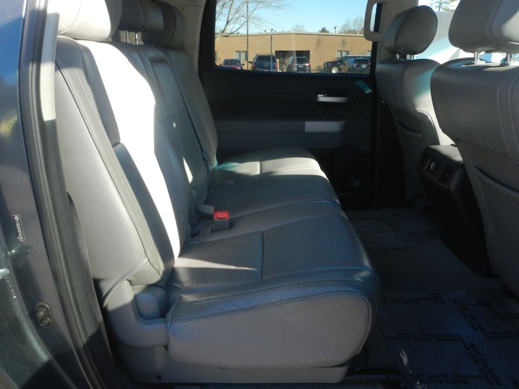 Toyota Tundra Limited CrewMax 6AT 4WD 2007