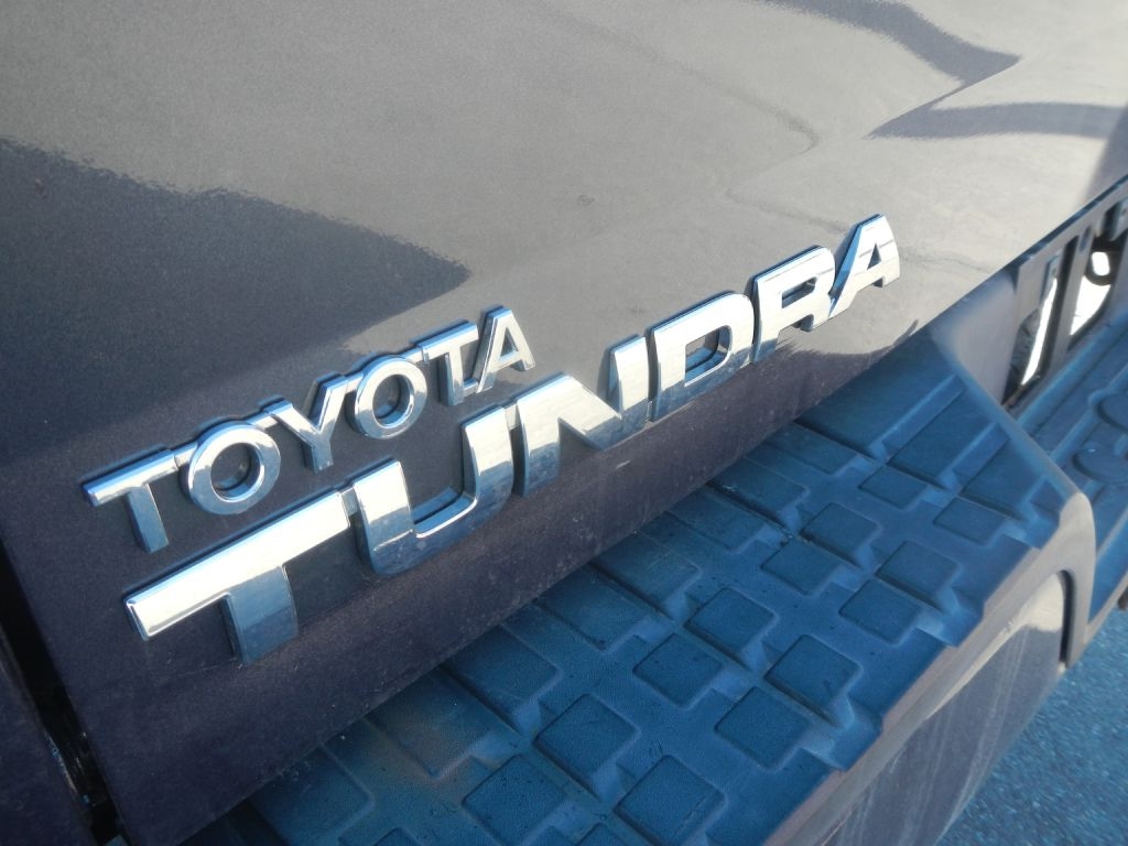 Toyota Tundra Limited CrewMax 6AT 4WD 2007