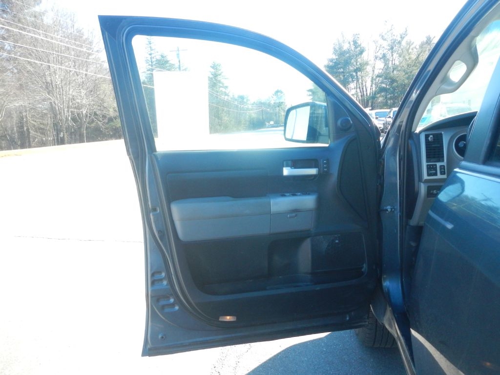 Toyota Tundra Limited CrewMax 6AT 4WD 2007