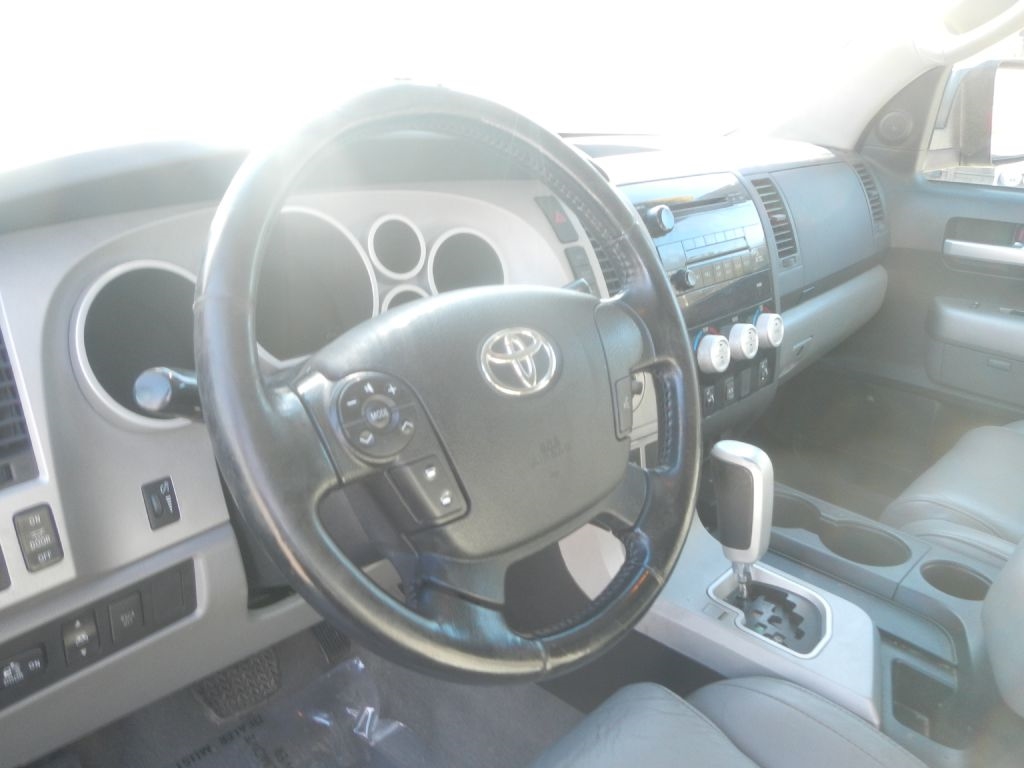 Toyota Tundra Limited CrewMax 6AT 4WD 2007