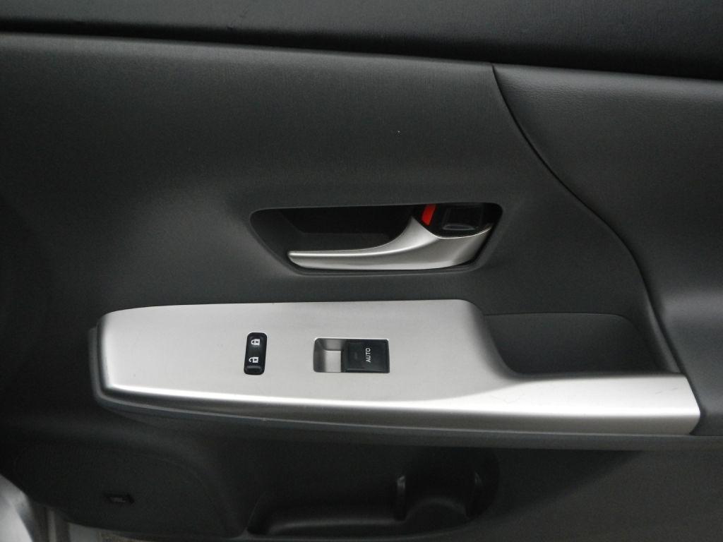 Toyota Prius V Five 2013