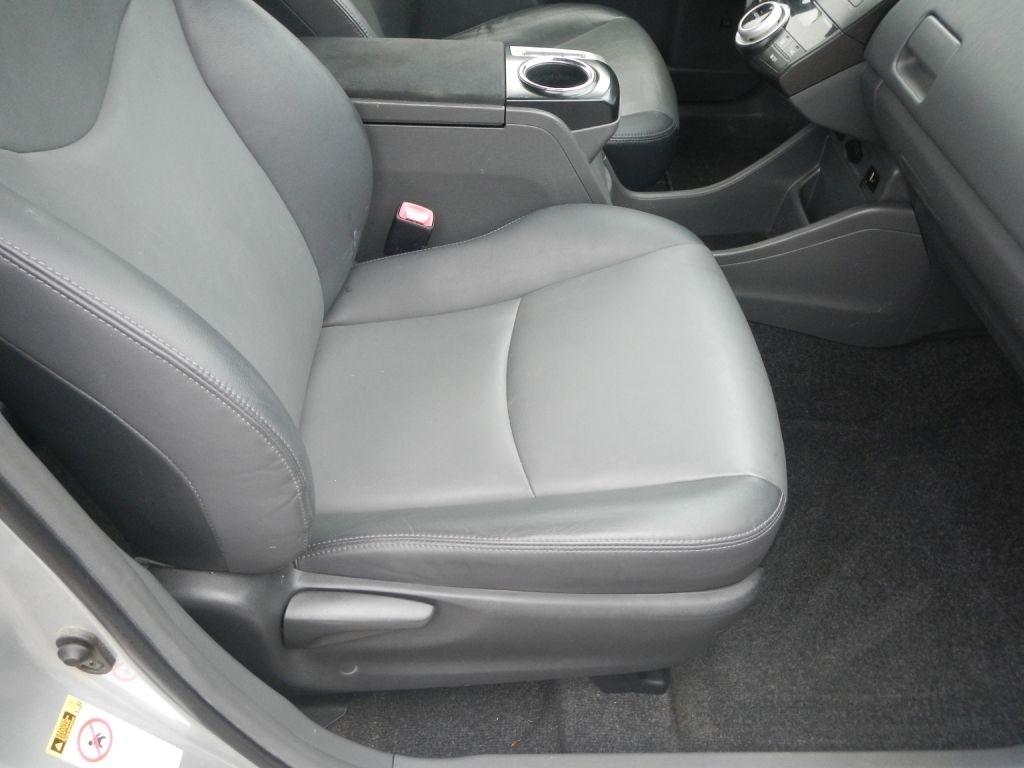 Toyota Prius V Five 2013