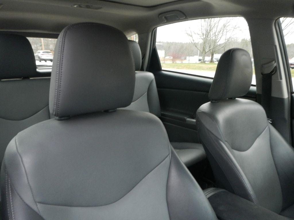 Toyota Prius V Five 2013