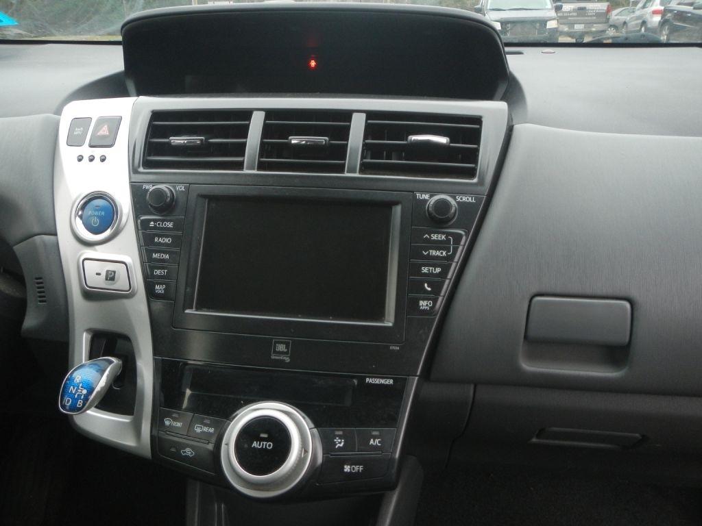 Toyota Prius V Five 2013