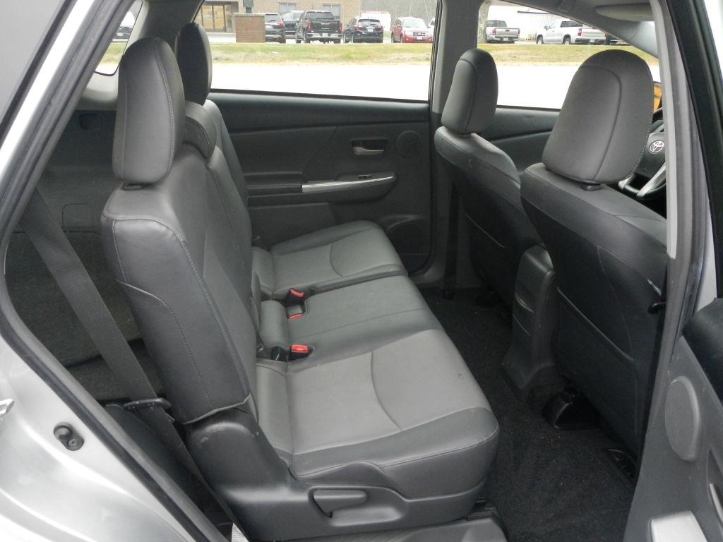 Toyota Prius V Five 2013