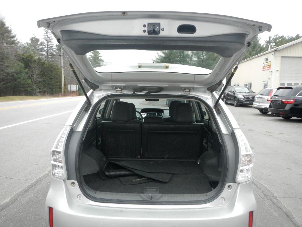 Toyota Prius V Five 2013