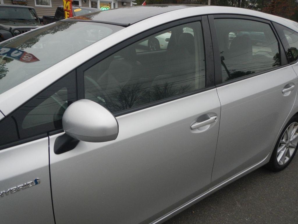 Toyota Prius V Five 2013