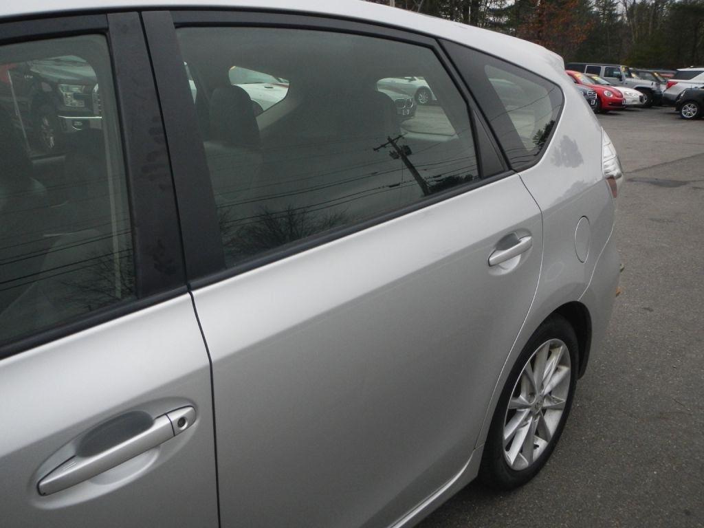 Toyota Prius V Five 2013