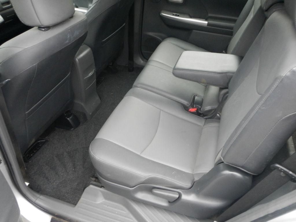 Toyota Prius V Five 2013