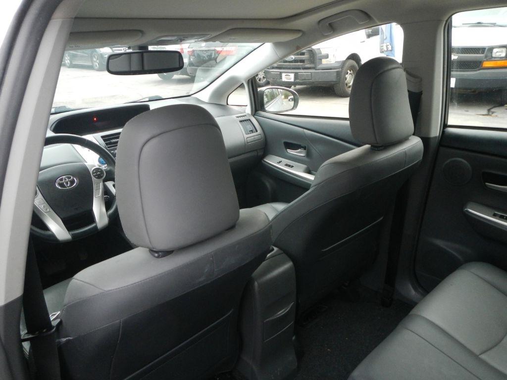 Toyota Prius V Five 2013