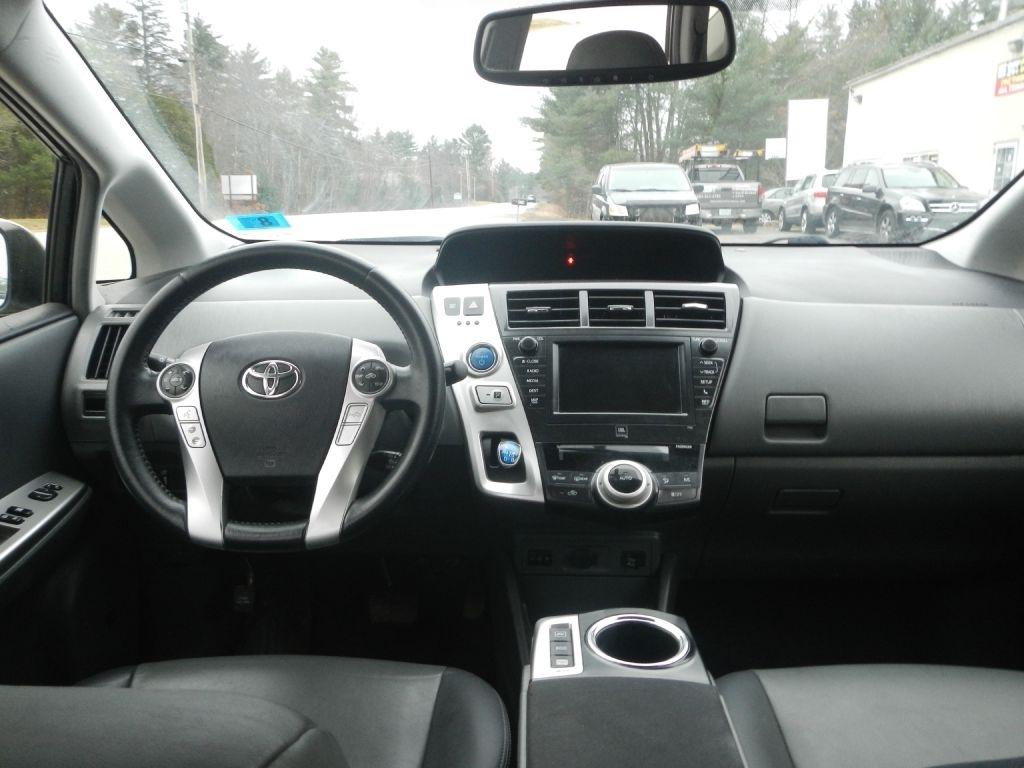 Toyota Prius V Five 2013