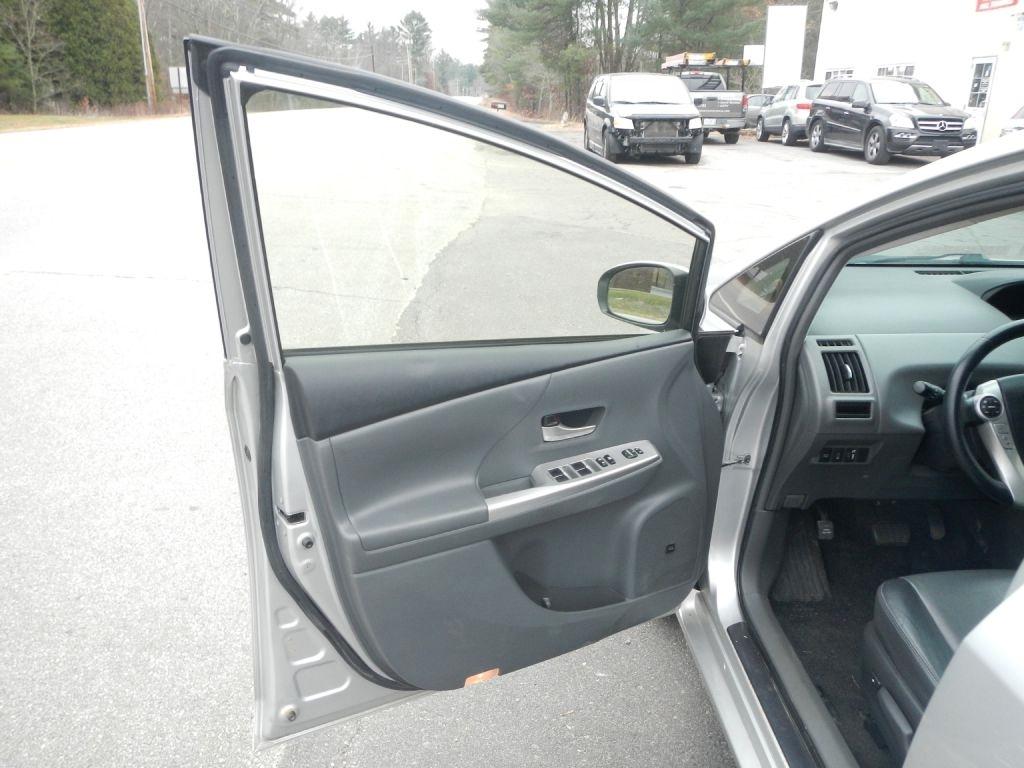 Toyota Prius V Five 2013