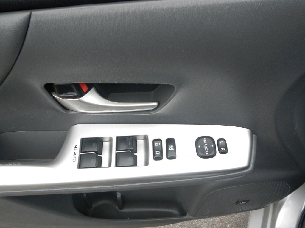 Toyota Prius V Five 2013