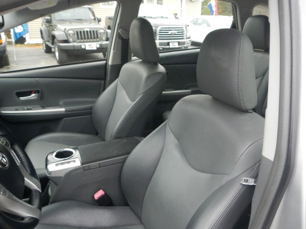 Toyota Prius V Five 2013