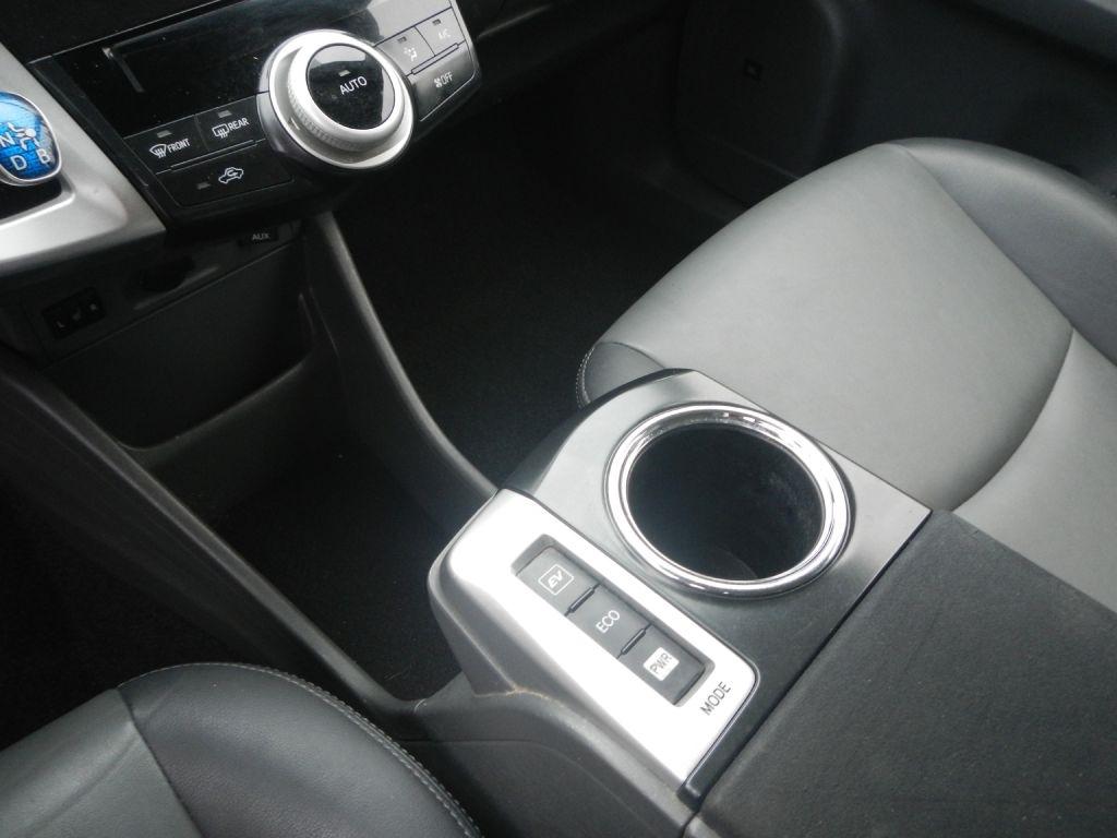 Toyota Prius V Five 2013