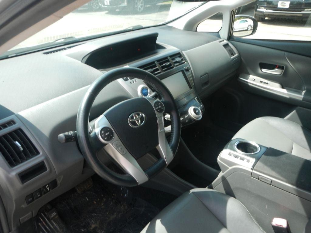 Toyota Prius V Five 2013