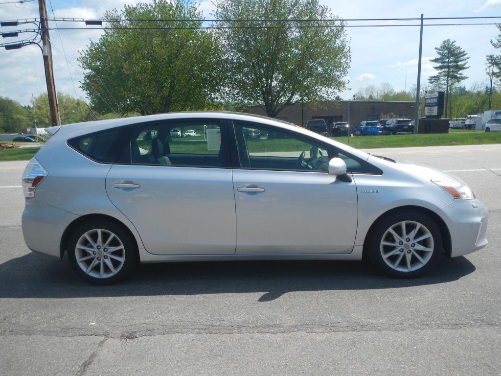 Toyota Prius V Five 2013