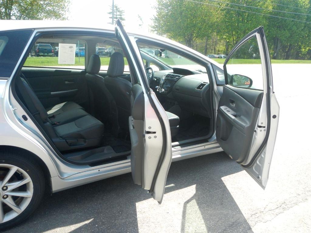 Toyota Prius V Five 2013