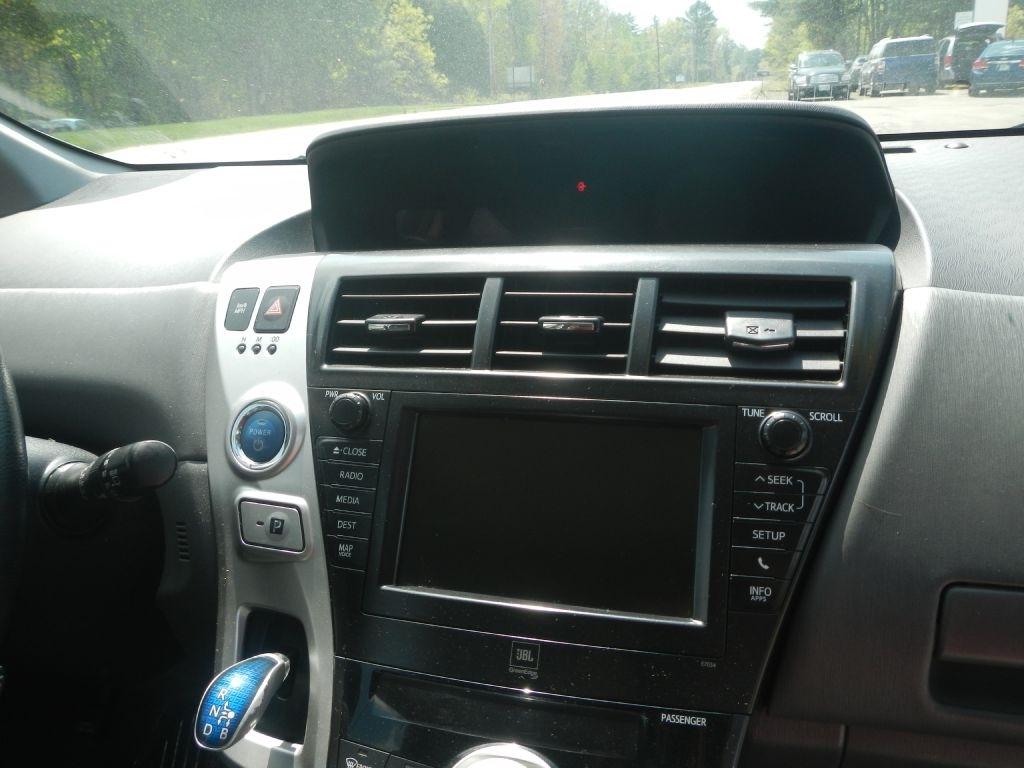 Toyota Prius V Five 2013