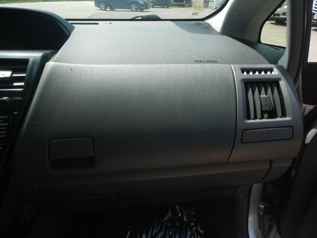 Toyota Prius V Five 2013