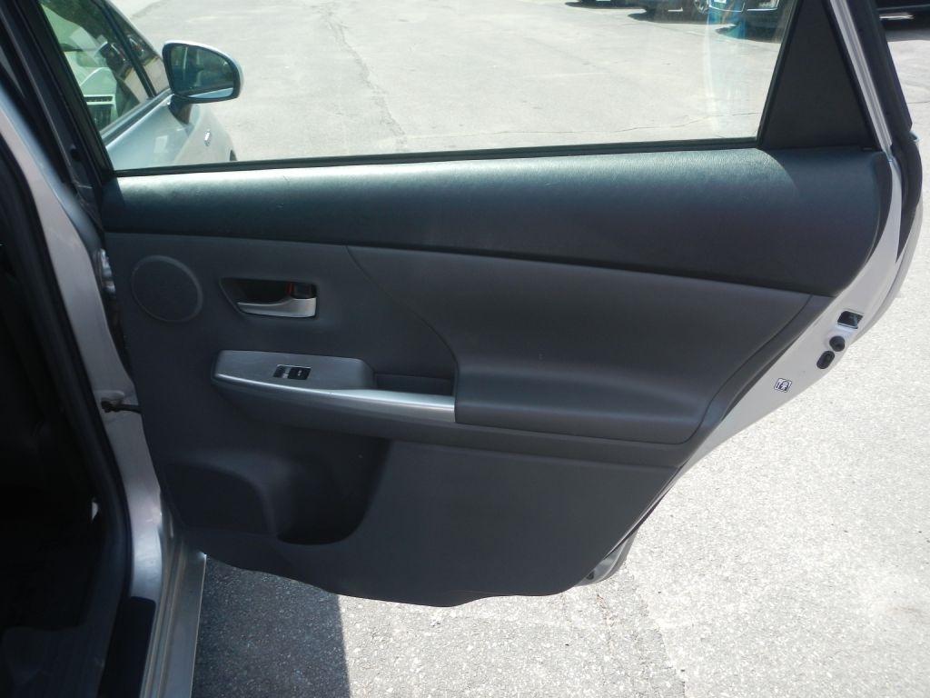 Toyota Prius V Five 2013