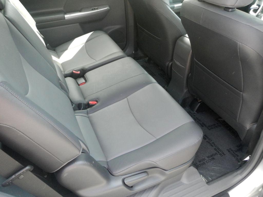 Toyota Prius V Five 2013