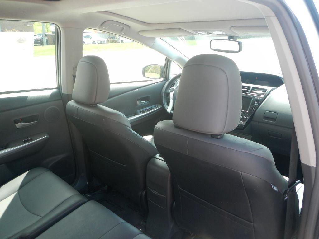 Toyota Prius V Five 2013