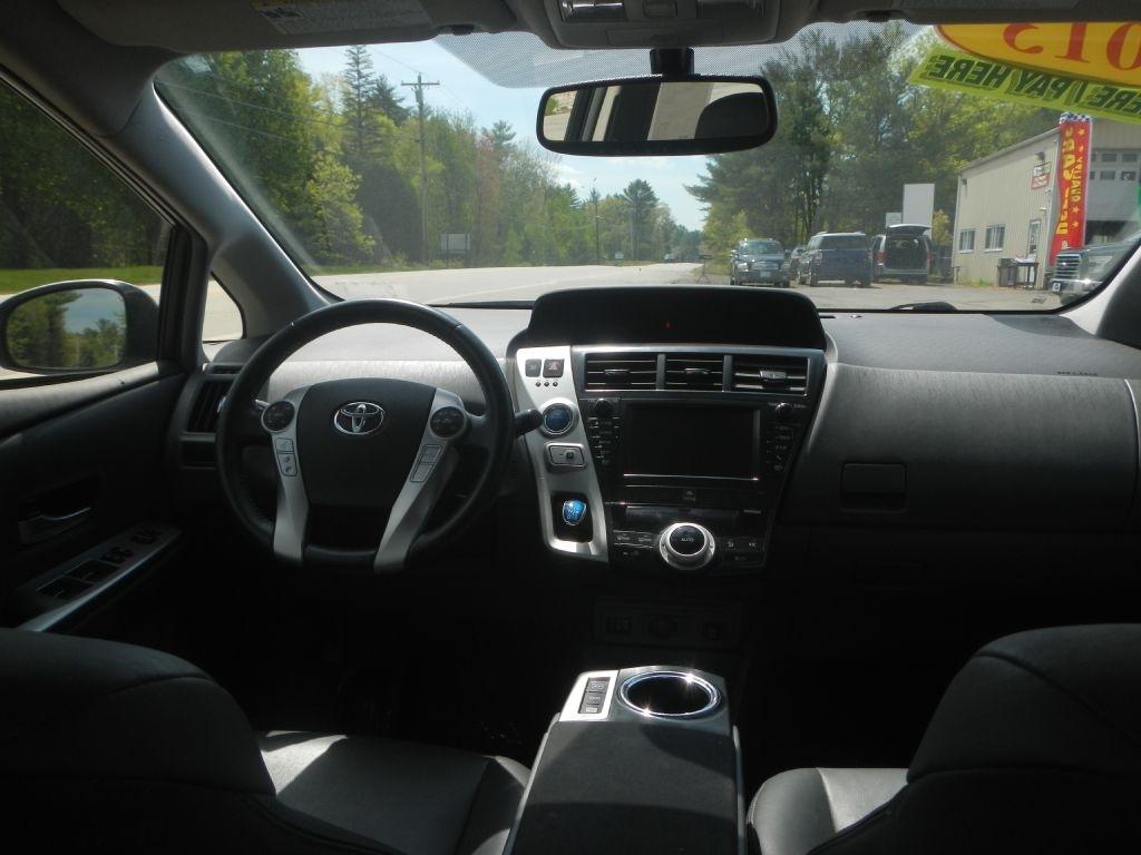 Toyota Prius V Five 2013