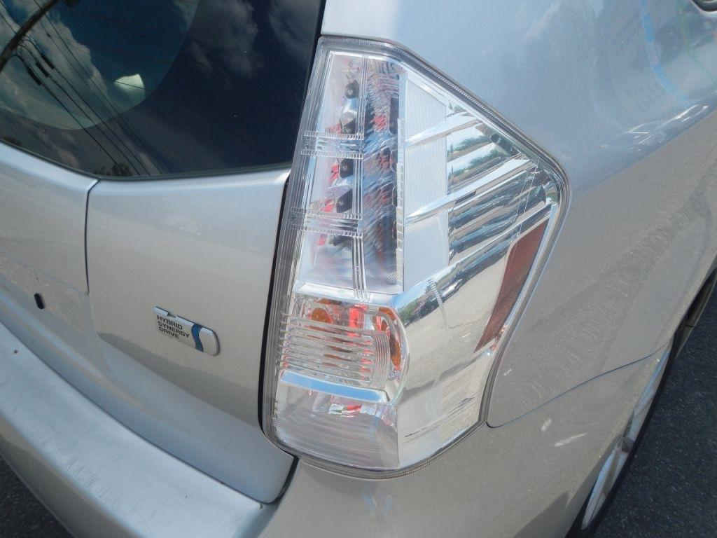 Toyota Prius V Five 2013