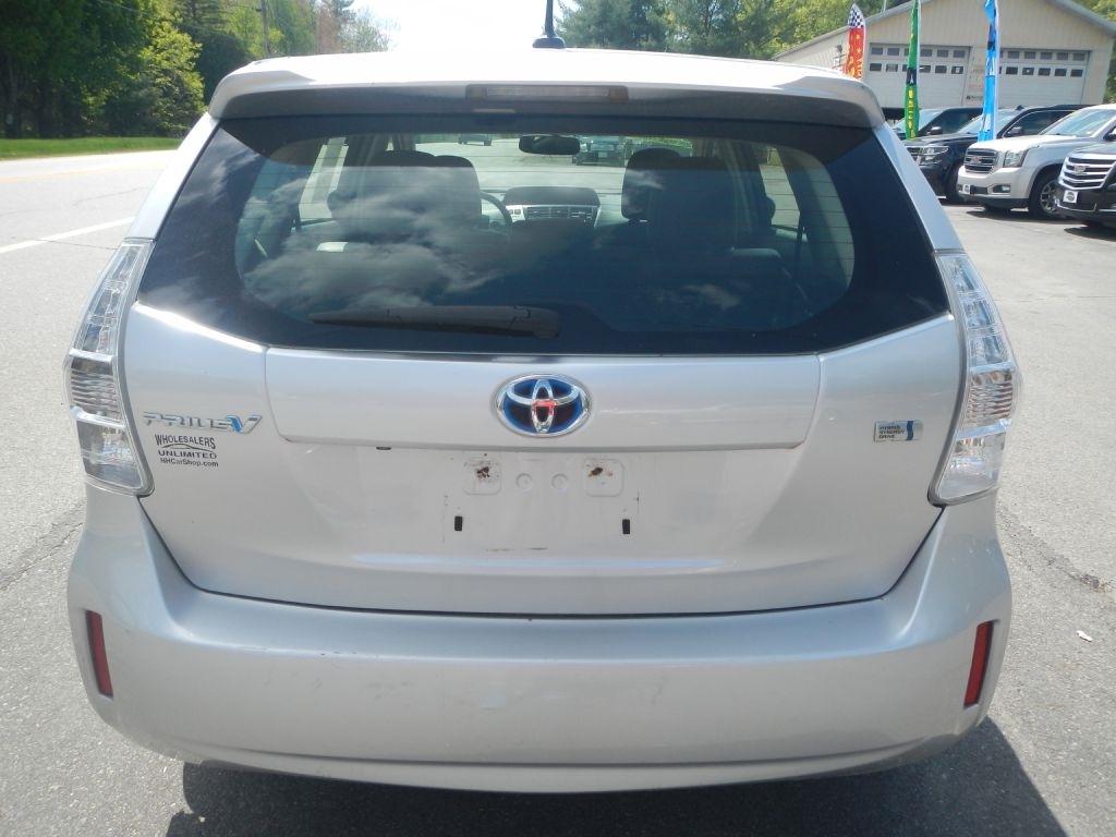 Toyota Prius V Five 2013